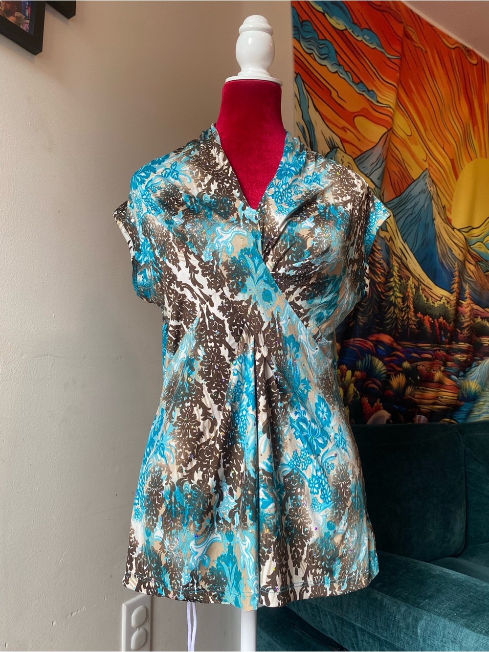 Y2K Dressbarn Blue & Brown Floral Sleeveless Top with rainbow embellishments